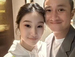 41岁文章上海开陕西面馆亲自端盘子迎客女儿发贴脸合照为他宣传冲上热榜